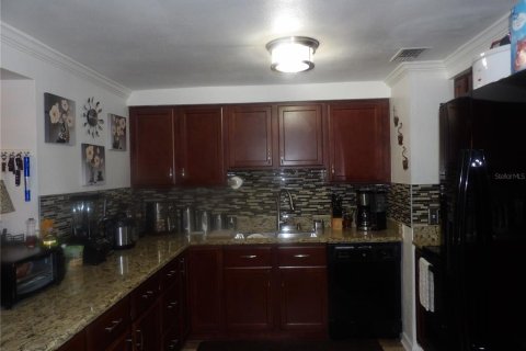 House in Tampa, Florida 4 bedrooms, 171.13 sq.m. № 1363733 - photo 4