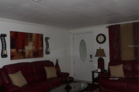 House in Tampa, Florida 4 bedrooms, 171.13 sq.m. № 1363733 - photo 6