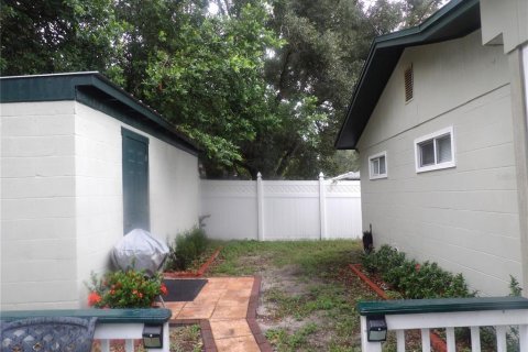 House in Tampa, Florida 4 bedrooms, 171.13 sq.m. № 1363733 - photo 24