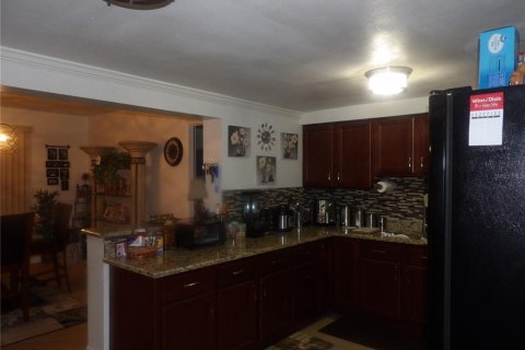 House in Tampa, Florida 4 bedrooms, 171.13 sq.m. № 1363733 - photo 5