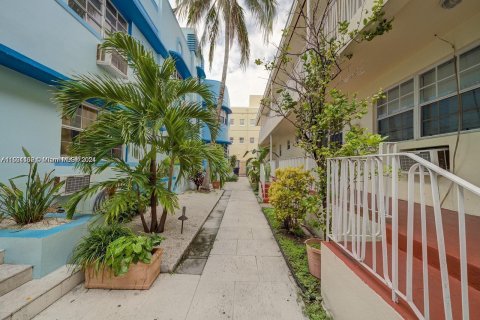 Copropriété à vendre à Miami Beach, Floride: 43.66 m2 № 1242471 - photo 2