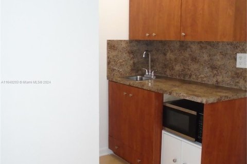 Casa en venta en Miami, Florida, 3 dormitorios, 134.06 m2 № 1330794 - foto 19