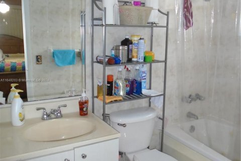 Casa en venta en Miami, Florida, 3 dormitorios, 134.06 m2 № 1330794 - foto 16