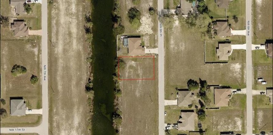Land in Cape Coral, Florida № 362971