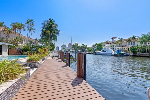 House in Fort Lauderdale, Florida 3 bedrooms, 277.41 sq.m. № 808484 - photo 10