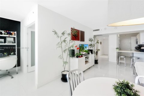 Condominio en venta en Miami Beach, Florida, 1 dormitorio, 51.1 m2 № 1401674 - foto 4