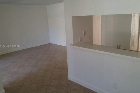 Condominio en venta en Coral Springs, Florida, 1 dormitorio, 75.81 m2 № 1226187 - foto 8