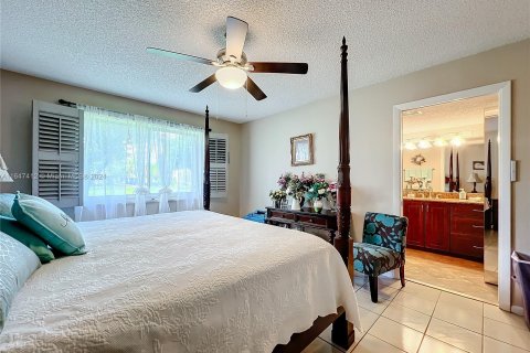 Condo in Lake Worth, Florida, 2 bedrooms  № 1330108 - photo 21