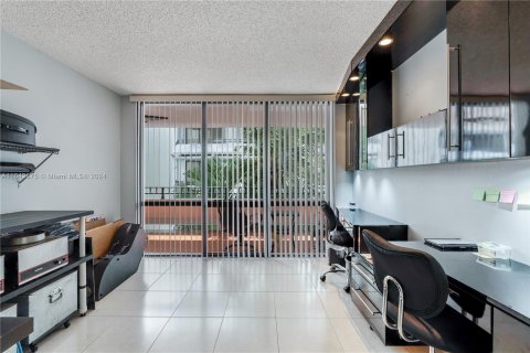 Copropriété à vendre à Miami, Floride: 2 chambres, 120.4 m2 № 1329112 - photo 5