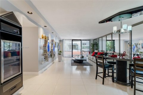 Condo in Miami, Florida, 2 bedrooms  № 1329112 - photo 25