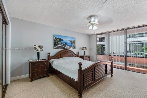 Copropriété à vendre à Miami, Floride: 2 chambres, 120.4 m2 № 1329112 - photo 9