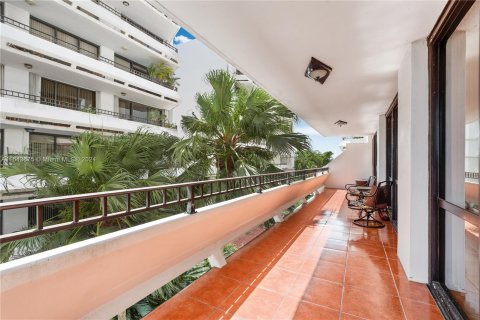 Condominio en venta en Miami, Florida, 2 dormitorios, 120.4 m2 № 1329112 - foto 13