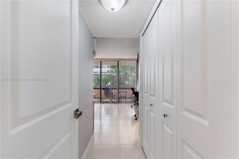 Copropriété à vendre à Miami, Floride: 2 chambres, 120.4 m2 № 1329112 - photo 4