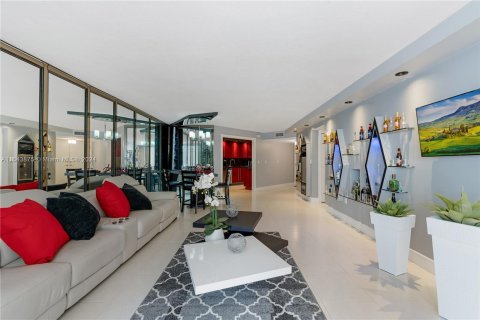 Copropriété à vendre à Miami, Floride: 2 chambres, 120.4 m2 № 1329112 - photo 30