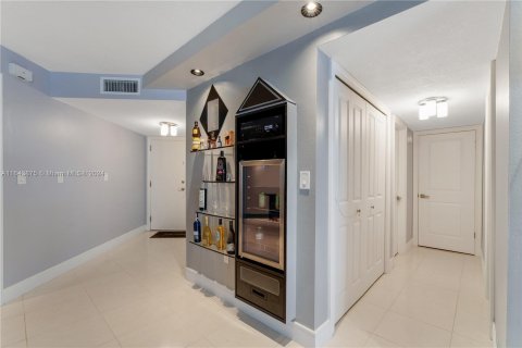 Copropriété à vendre à Miami, Floride: 2 chambres, 120.4 m2 № 1329112 - photo 3