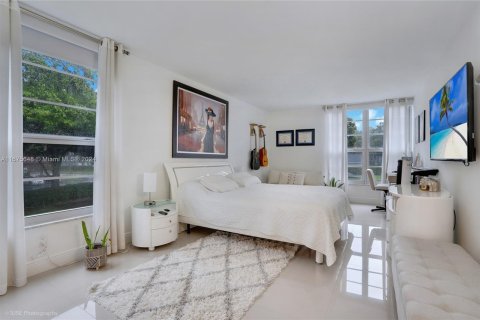 Condo in Plantation, Florida, 2 bedrooms  № 1401221 - photo 6