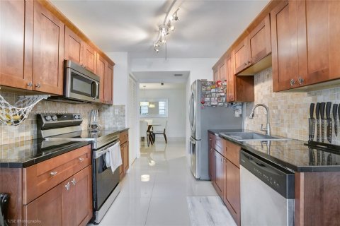 Condo in Plantation, Florida, 2 bedrooms  № 1401221 - photo 5