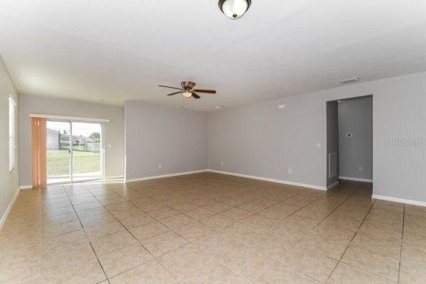 Villa ou maison à louer à Cape Coral, Floride: 3 chambres, 163.14 m2 № 1369511 - photo 5