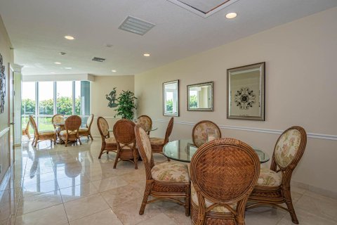 Condominio en venta en Hutchinson Island South, Florida, 2 dormitorios, 129.6 m2 № 582679 - foto 24
