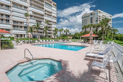 Condominio en venta en Hutchinson Island South, Florida, 2 dormitorios, 129.6 m2 № 582679 - foto 21