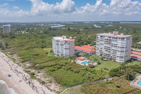 Condominio en venta en Hutchinson Island South, Florida, 2 dormitorios, 129.6 m2 № 582679 - foto 8