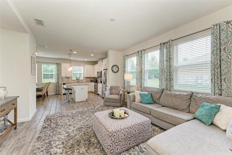 Townhouse in HARMONY AT LAKEWOOD RANCH in Bradenton, Florida 3 bedrooms, 160.54 sq.m. № 855169 - photo 8