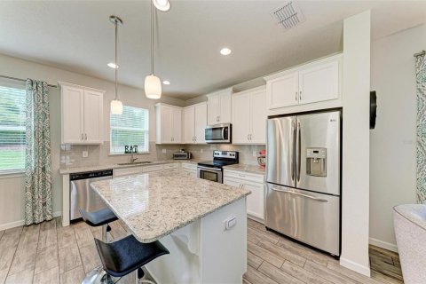 Townhouse in HARMONY AT LAKEWOOD RANCH in Bradenton, Florida 3 bedrooms, 160.54 sq.m. № 855169 - photo 12