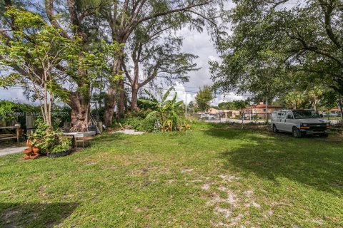 Immobilier commercial à vendre à Miami, Floride: 89.93 m2 № 607869 - photo 11