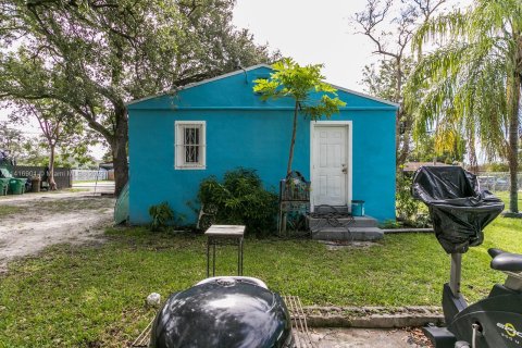 Immobilier commercial à vendre à Miami, Floride: 89.93 m2 № 607869 - photo 15