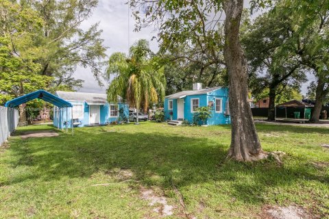 Immobilier commercial à vendre à Miami, Floride: 89.93 m2 № 607869 - photo 1