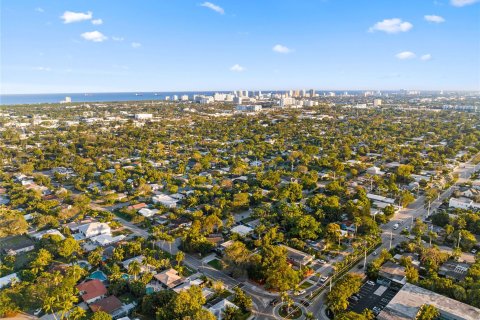 House in Fort Lauderdale, Florida 2 bedrooms, 100.33 sq.m. № 1092430 - photo 2