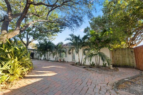 Villa ou maison à vendre à Fort Lauderdale, Floride: 2 chambres, 100.33 m2 № 1092430 - photo 4