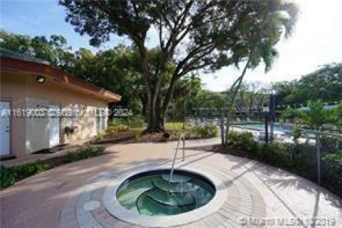 Condo in Lauderdale Lakes, Florida, 2 bedrooms  № 1240421 - photo 7