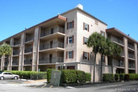 Condo in Lauderdale Lakes, Florida, 2 bedrooms  № 1240421 - photo 6