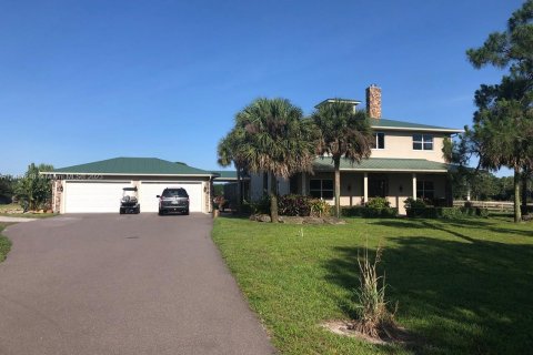 Villa ou maison à vendre à Okeechobee, Floride: 4 chambres, 417.5 m2 № 843761 - photo 1