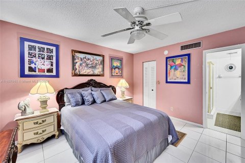 Condo in Tamarac, Florida, 2 bedrooms  № 1410413 - photo 28