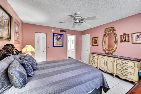 Condo in Tamarac, Florida, 2 bedrooms  № 1410413 - photo 29