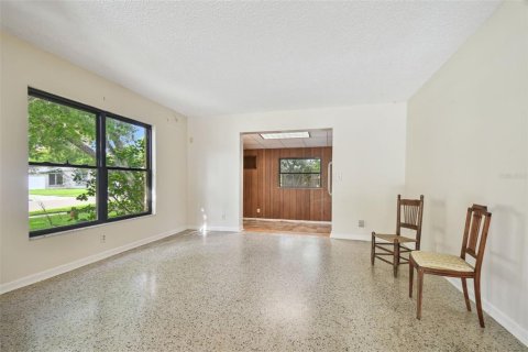 House in Tampa, Florida 4 bedrooms, 184.78 sq.m. № 1363287 - photo 8