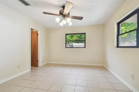 House in Tampa, Florida 4 bedrooms, 184.78 sq.m. № 1363287 - photo 29