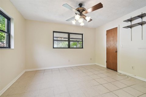 House in Tampa, Florida 4 bedrooms, 184.78 sq.m. № 1363287 - photo 28