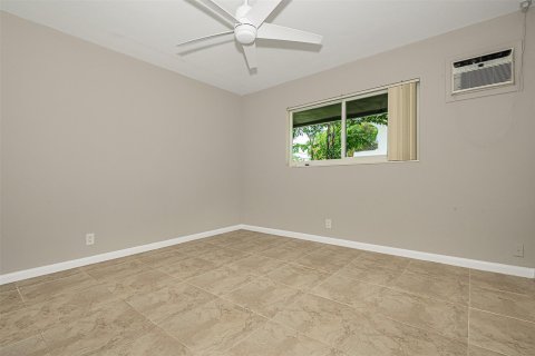 Commercial property in Lighthouse Point, Florida 258.64 sq.m. № 786453 - photo 15