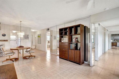 Copropriété à vendre à Pompano Beach, Floride: 2 chambres, 76.64 m2 № 1145583 - photo 11