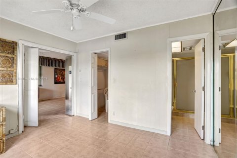 Copropriété à vendre à Pompano Beach, Floride: 2 chambres, 76.64 m2 № 1145583 - photo 25