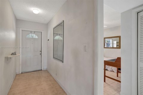 Copropriété à vendre à Pompano Beach, Floride: 2 chambres, 76.64 m2 № 1145583 - photo 2