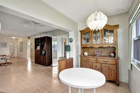 Copropriété à vendre à Pompano Beach, Floride: 2 chambres, 76.64 m2 № 1145583 - photo 22