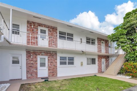 Copropriété à vendre à Pompano Beach, Floride: 2 chambres, 76.64 m2 № 1145583 - photo 3