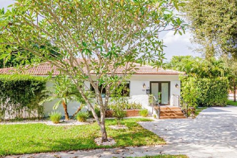 Villa ou maison à vendre à Miami Shores, Floride: 5 chambres, 289.86 m2 № 566183 - photo 3