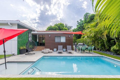 Villa ou maison à vendre à Miami Shores, Floride: 5 chambres, 289.86 m2 № 566183 - photo 4