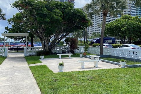 Condominio en venta en Bal Harbour, Florida, 2 dormitorios, 112.13 m2 № 1282131 - foto 5