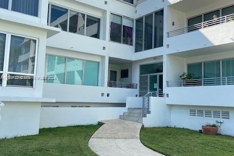 Condominio en venta en Bal Harbour, Florida, 2 dormitorios, 112.13 m2 № 1282131 - foto 1